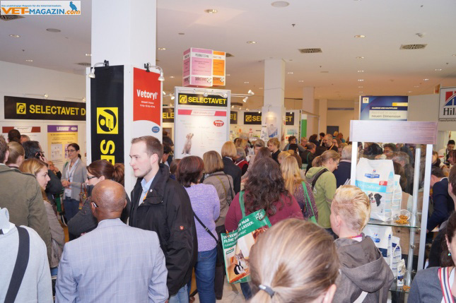 In den Pausen besuchten viele TierärztInnen die Industrieausstellung