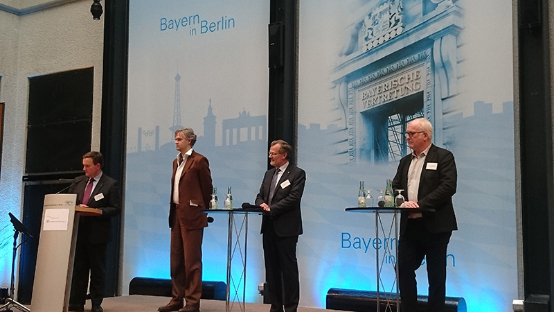 Die drei Referenten Hansen, Moder und Piontkowski des TÄHAV-Blocks auf dem bpt-Fachforum in Berlin inkl. dem  Moderator der Veranstaltung Heiko Färber (ganz links).