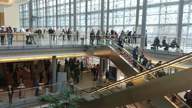 Rund 5.400 Tierärztinnen und Tierärzte sind zu Fortbildungszwecken zum 9. Leipziger Tierärztekongress gefahren